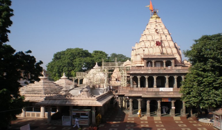 उज्जैन के महाकालेश्वर मंदिर में मध्य प्रदेश के बाहर के भक्तों का प्रवेश होगा बंद